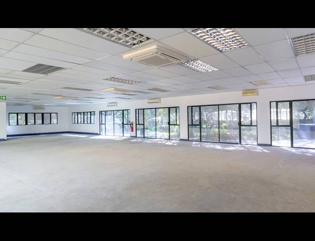 1,610M² OFFICE FOR SALE IN WOODMEAD